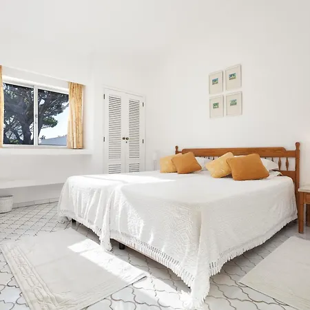 Rosa Vila Vale do Lobo